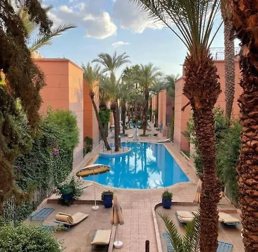 Riad & 4 Bedrooms With Pool Views